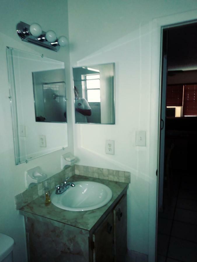 شقة Newly Furnished Large Clean Quiet Private Unit فورت لودرديل المظهر الخارجي الصورة